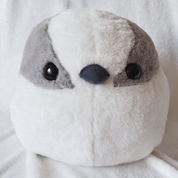 Fuku Fuku Shimaenaga Friends - Fluffy Good Luck Plushies (GREY - Hina Chan) - Picture 1 of 9